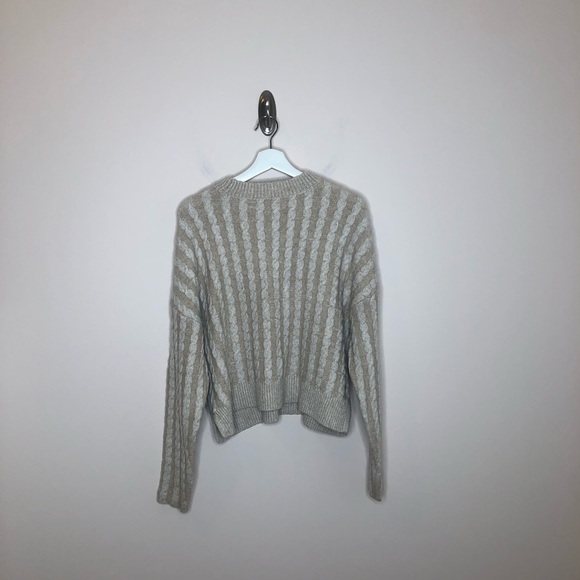 Revolve X House of Harlow 1960 Chunky Cable Knit Crewneck Sweater Size Small - Picture 6 of 6